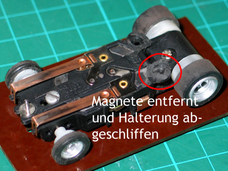 [Bild: chassis_autoworld_4gears_unten_01_magneteweg.jpg]